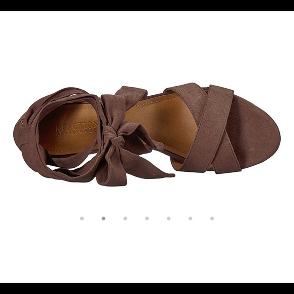 KENNETH COLE ANKLE WRAP BLOCK HEEL SANDAL 💞 - Picture 3 of 3